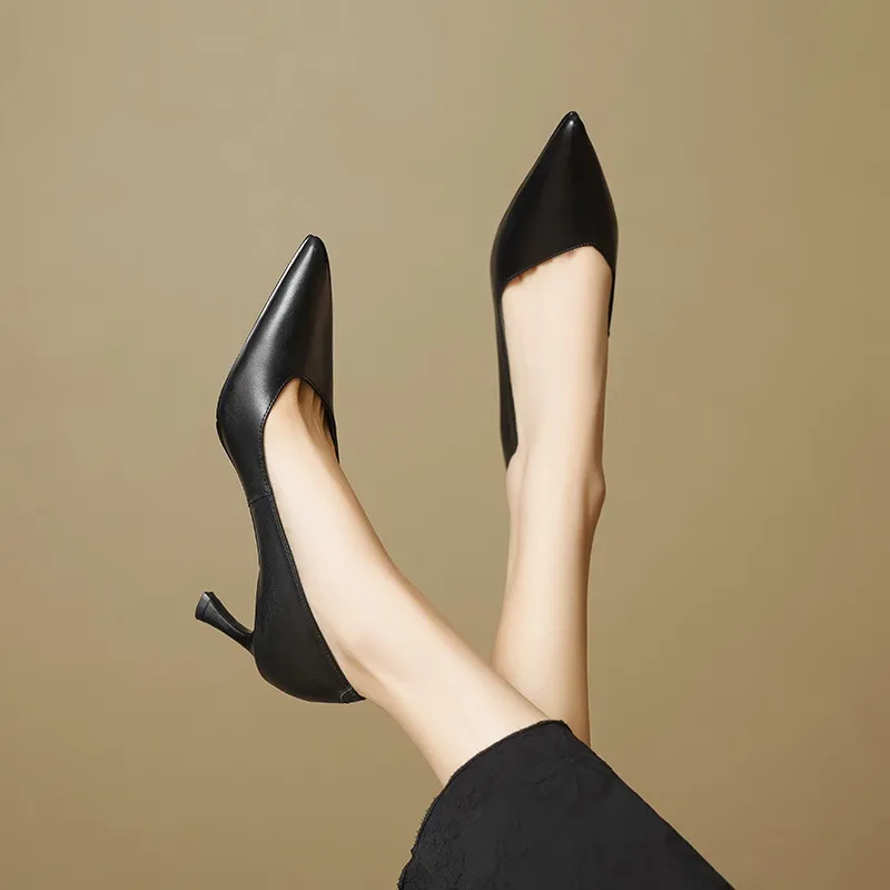 Women's leather shoes for all seasons, stylish pointed toe, 7cm stiletto heels, perfect for pairing with skirts, red and black slimming flats.