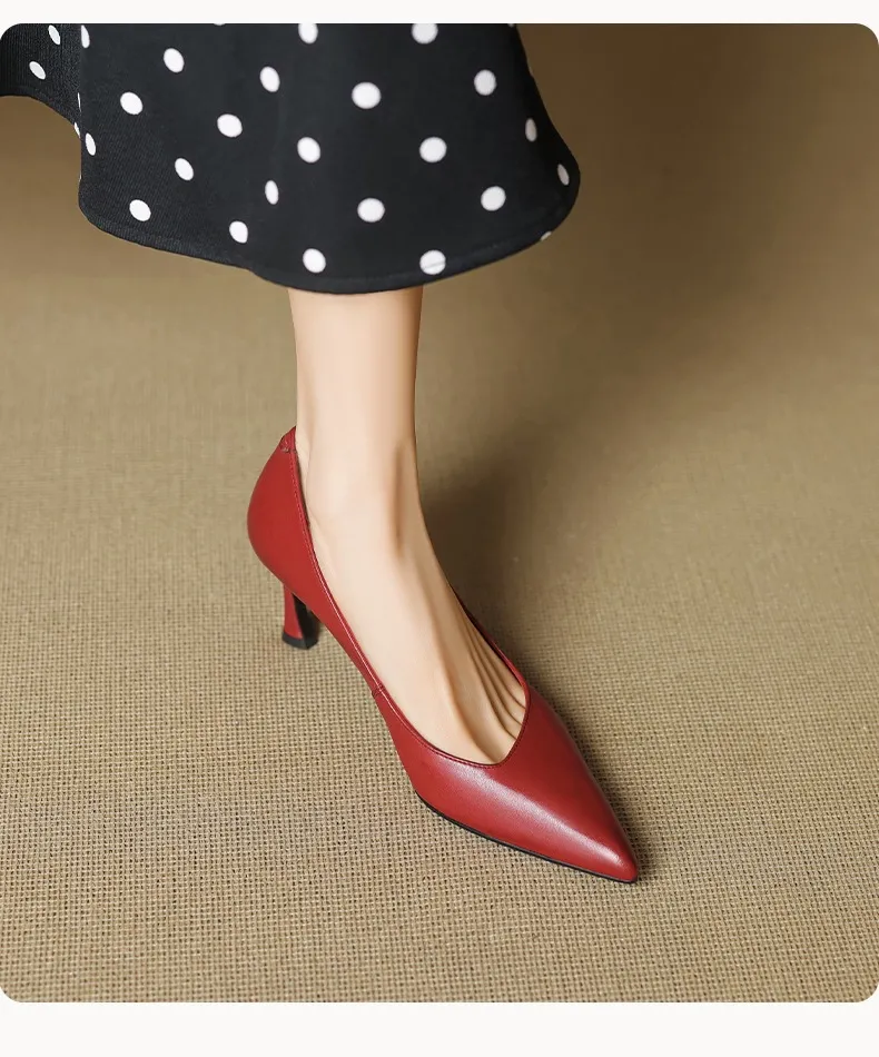 Women's leather shoes for all seasons, stylish pointed toe, 7cm stiletto heels, perfect for pairing with skirts, red and black slimming flats.