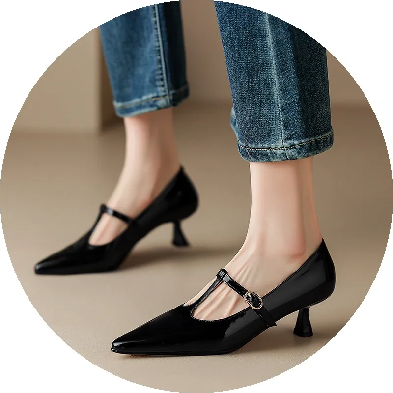 T-strap Mary Jane shoes, patent leather high heels, spring and autumn stiletto pointed toe low-cut women's shoes.
