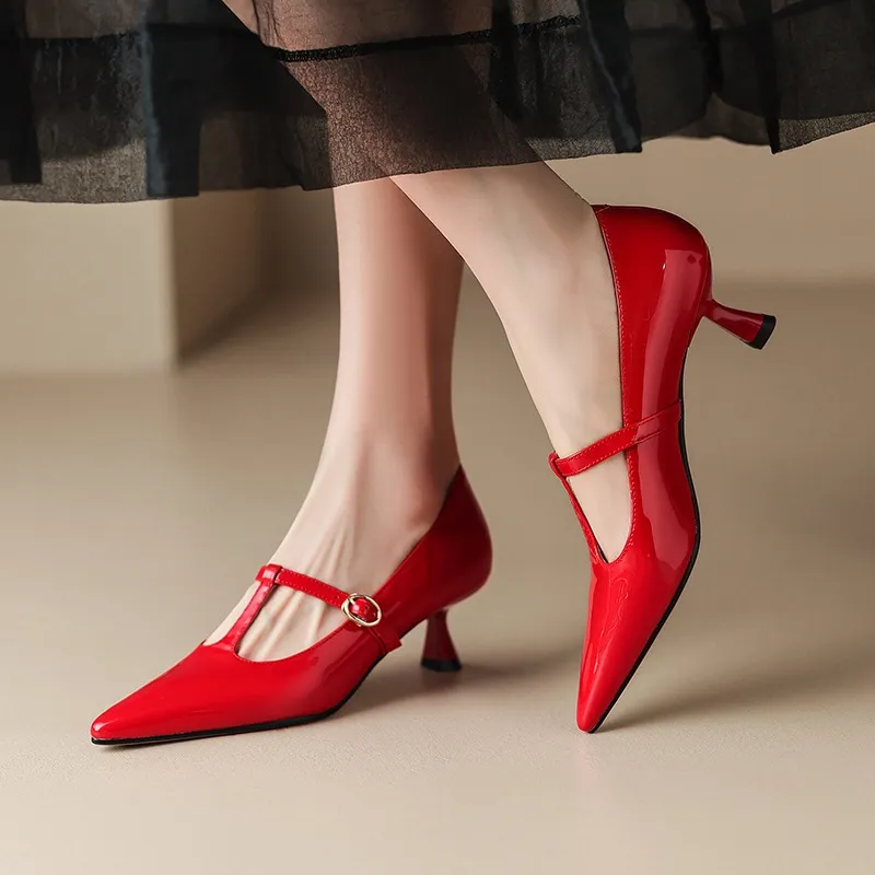 T-strap Mary Jane shoes, patent leather high heels, spring and autumn stiletto pointed toe low-cut women's shoes.