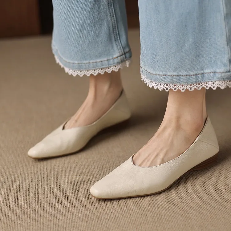Comfortable flat Korean style low-cut women's shoes for spring and autumn, made of first-layer sheepskin, square toe, soft, single shoes with low heels.