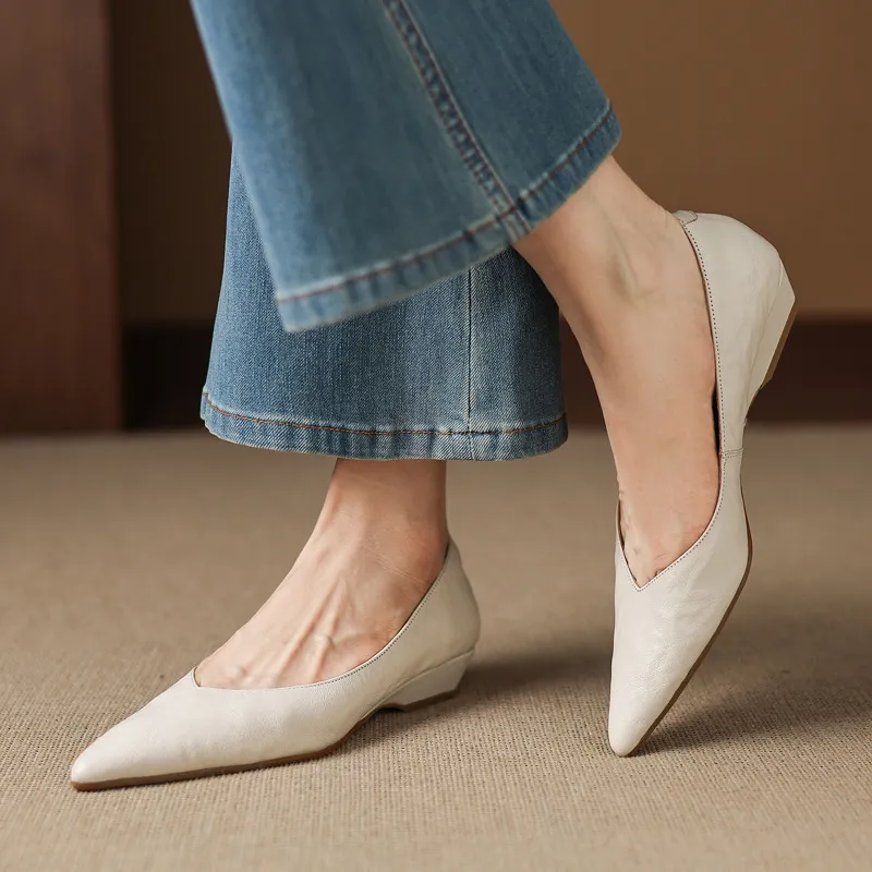 Spring and Autumn Top-Grain Sheepskin Pointed-Toe Single Shoes V-Cut Small Leather Shoes Simple Retro Slimming Wedge Heel Women's Shoes