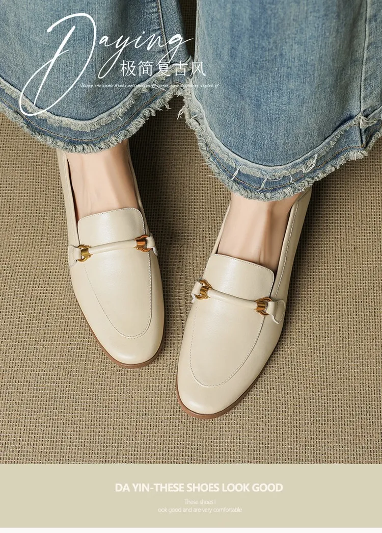 Early spring single shoes, round toe, chunky heel, mid-heel, slip-on, off-white, black, brown.