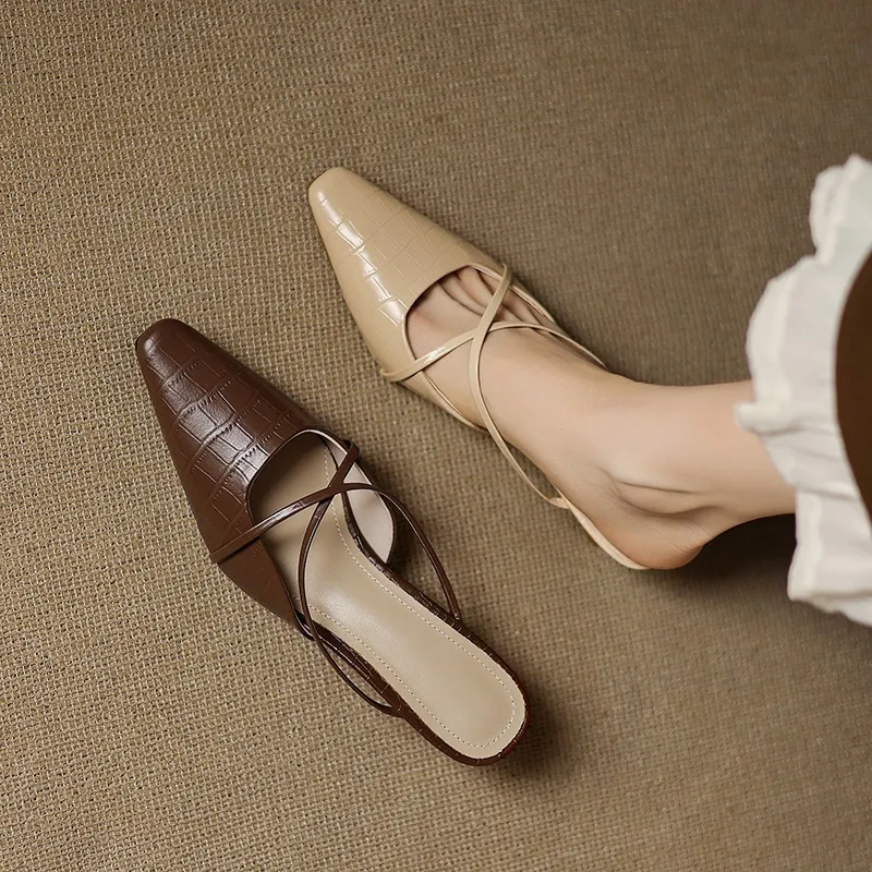 Retro low-heeled crisscross strap sexy fashion sandals in off-white and brown