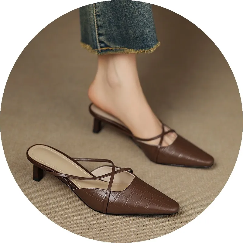 Retro low-heeled crisscross strap sexy fashion sandals in off-white and brown