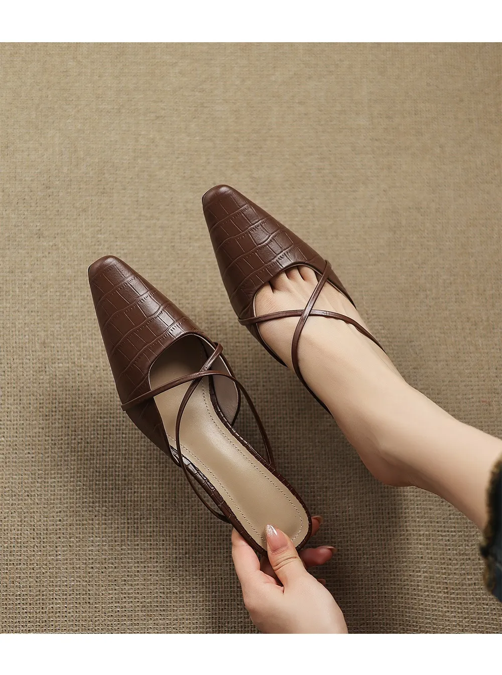 Retro low-heeled crisscross strap sexy fashion sandals in off-white and brown