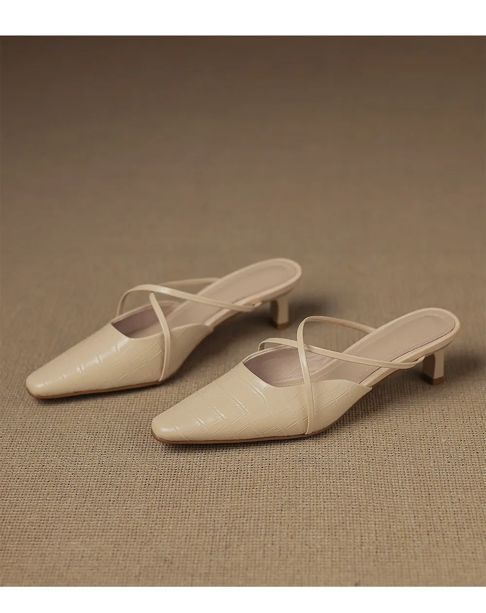 Retro low-heeled crisscross strap sexy fashion sandals in off-white and brown