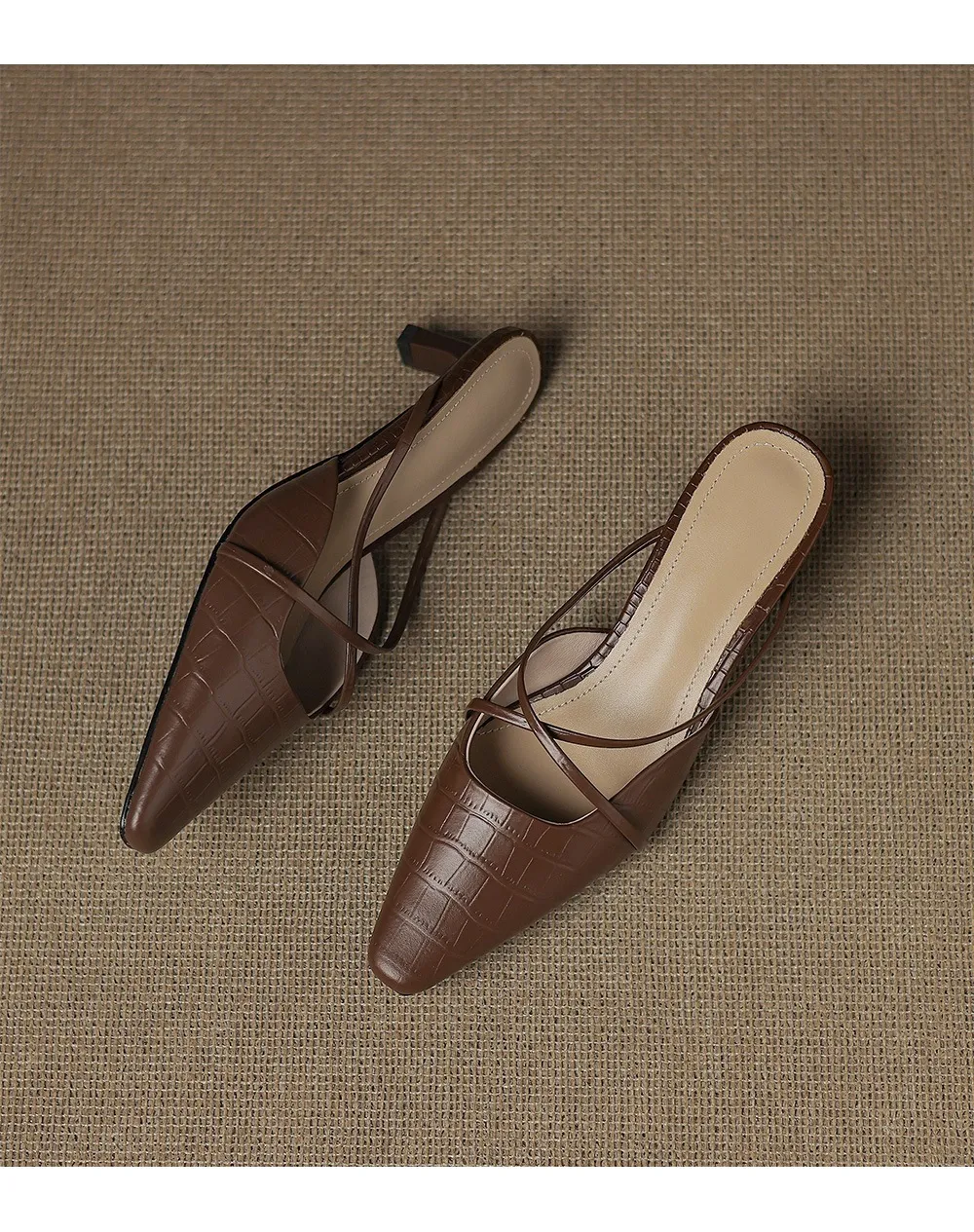 Retro low-heeled crisscross strap sexy fashion sandals in off-white and brown