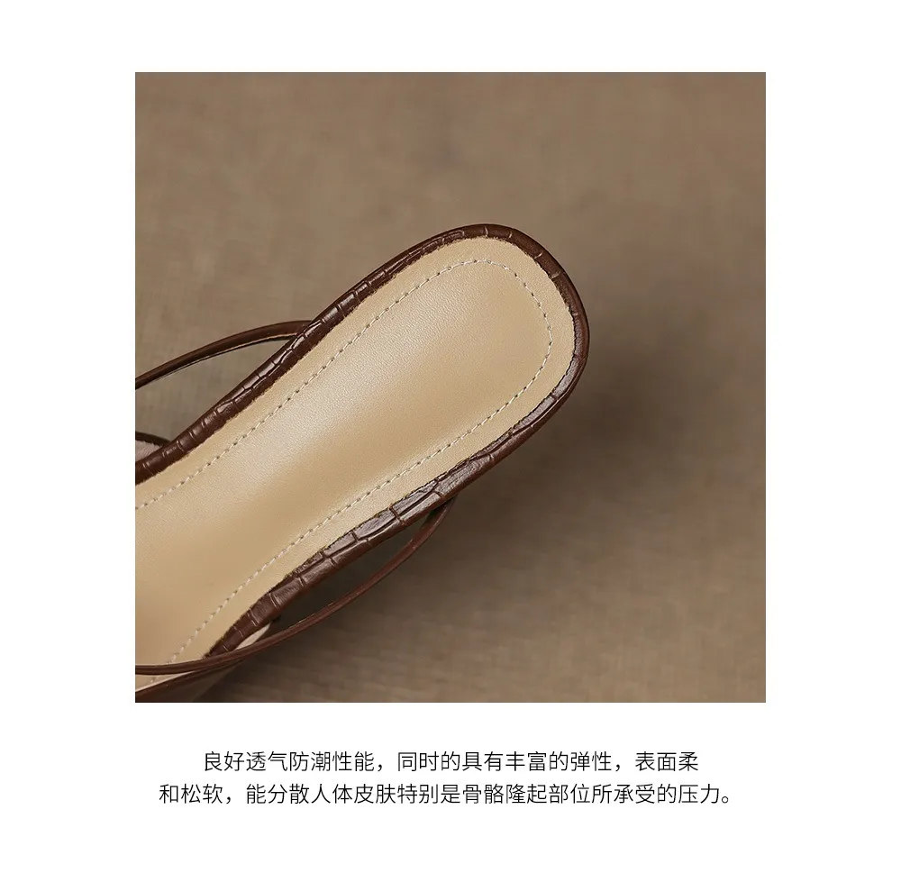 Retro low-heeled crisscross strap sexy fashion sandals in off-white and brown