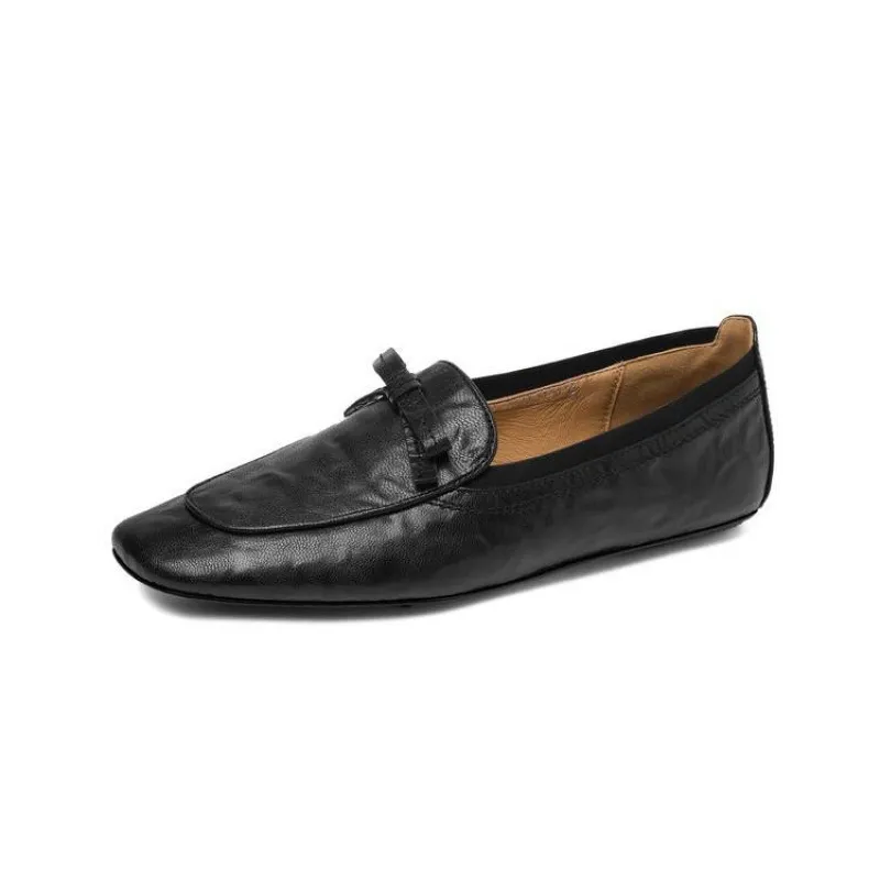 Elegant and stylish soft leather bow loafers, square toe, slip-on, fashionable and comfortable flat shoes for women, perfect for spring.