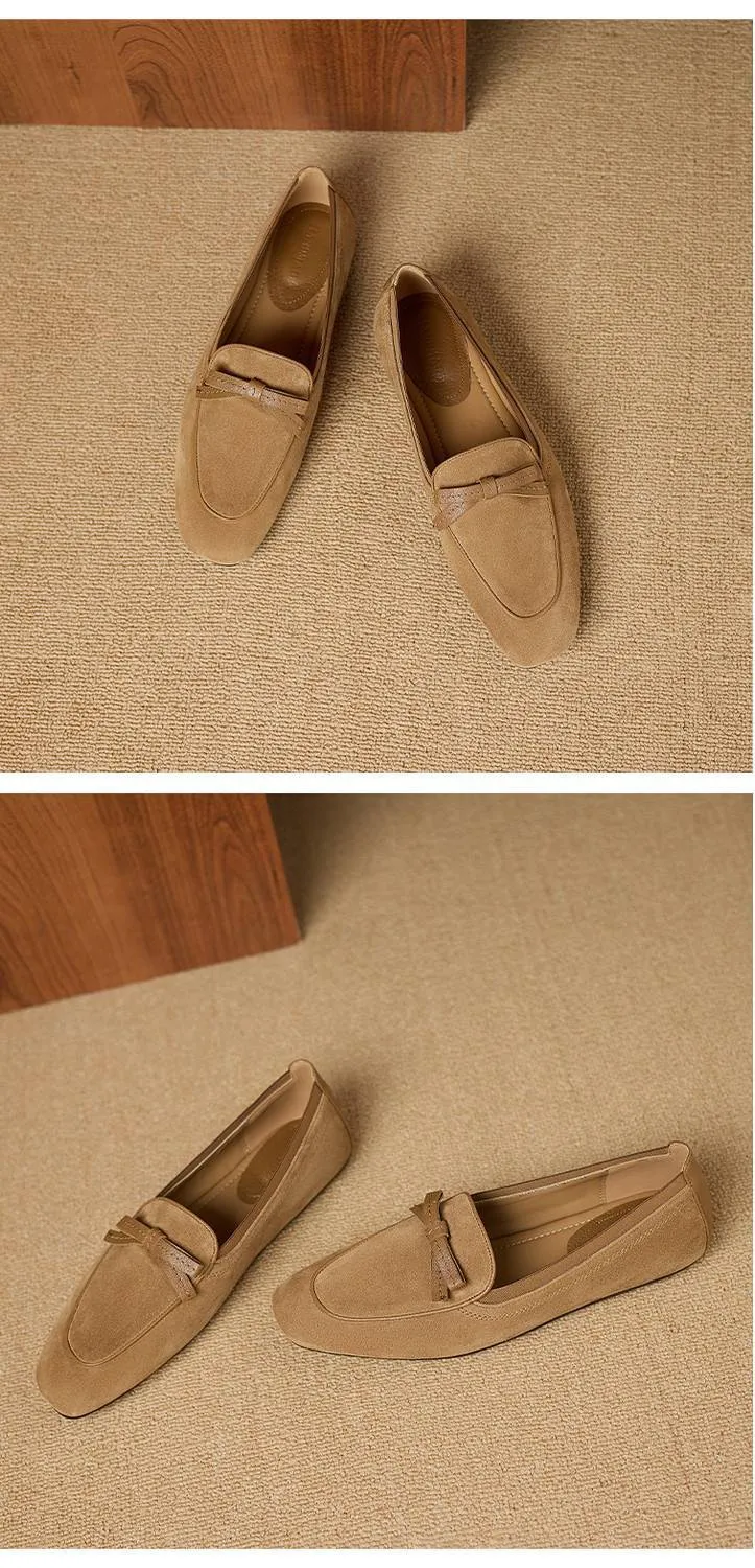 Elegant and stylish soft leather bow loafers, square toe, slip-on, fashionable and comfortable flat shoes for women, perfect for spring.