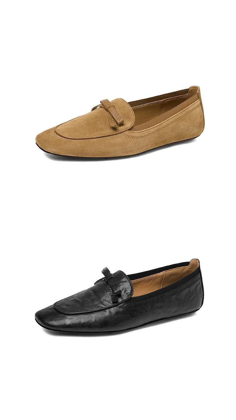 Elegant and stylish soft leather bow loafers, square toe, slip-on, fashionable and comfortable flat shoes for women, perfect for spring.