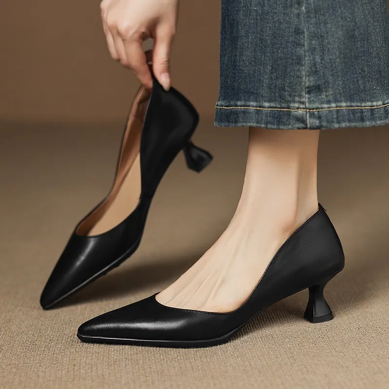 Early spring slip-on high heels, soft pointed toes, elegant and stylish women's shoes