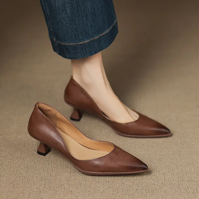 Early spring slip-on high heels, soft pointed toes, elegant and stylish women's shoes