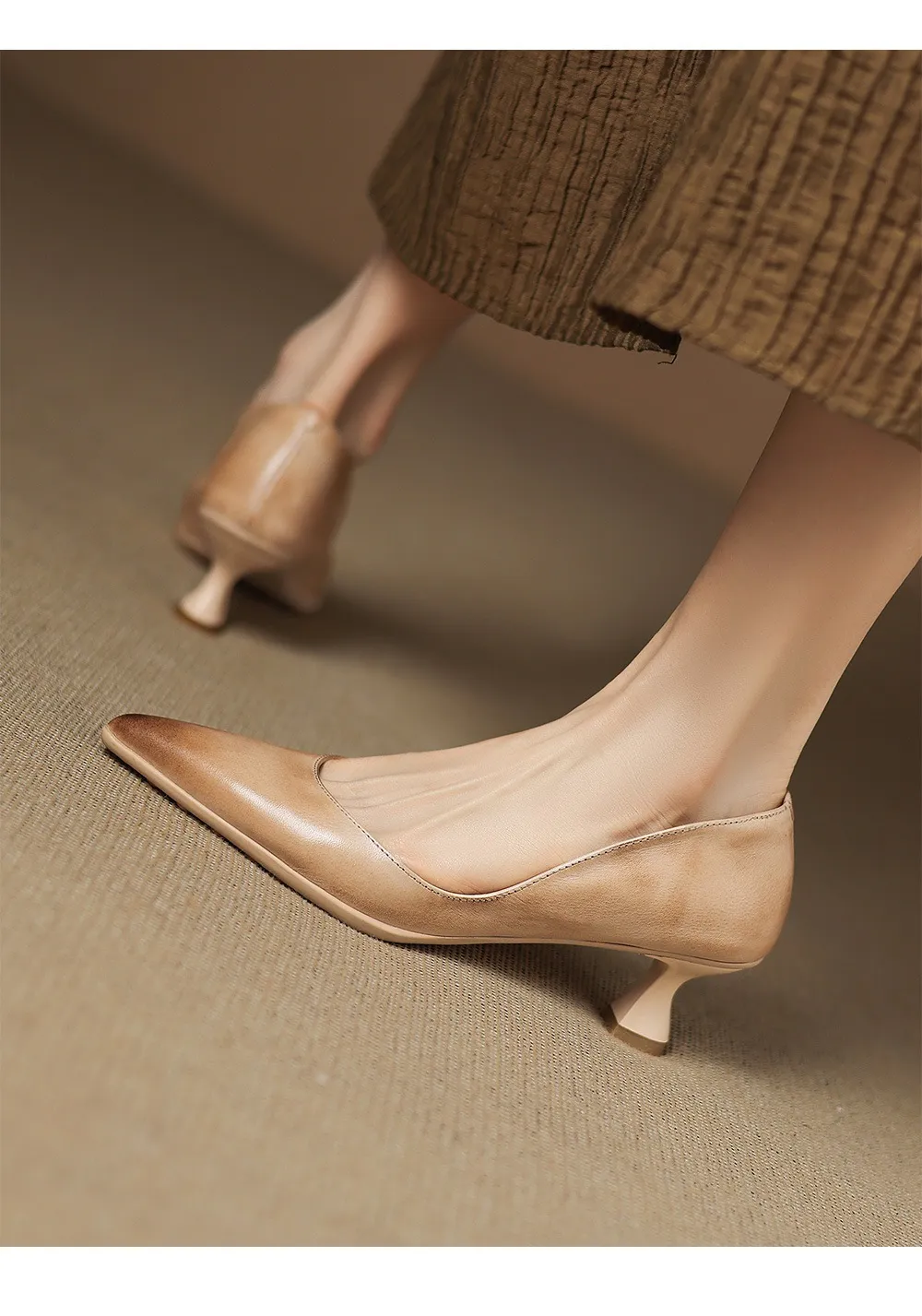 Early spring slip-on high heels, soft pointed toes, elegant and stylish women's shoes