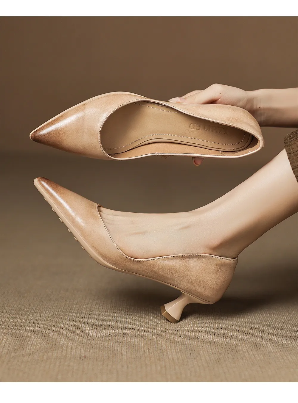 Early spring slip-on high heels, soft pointed toes, elegant and stylish women's shoes