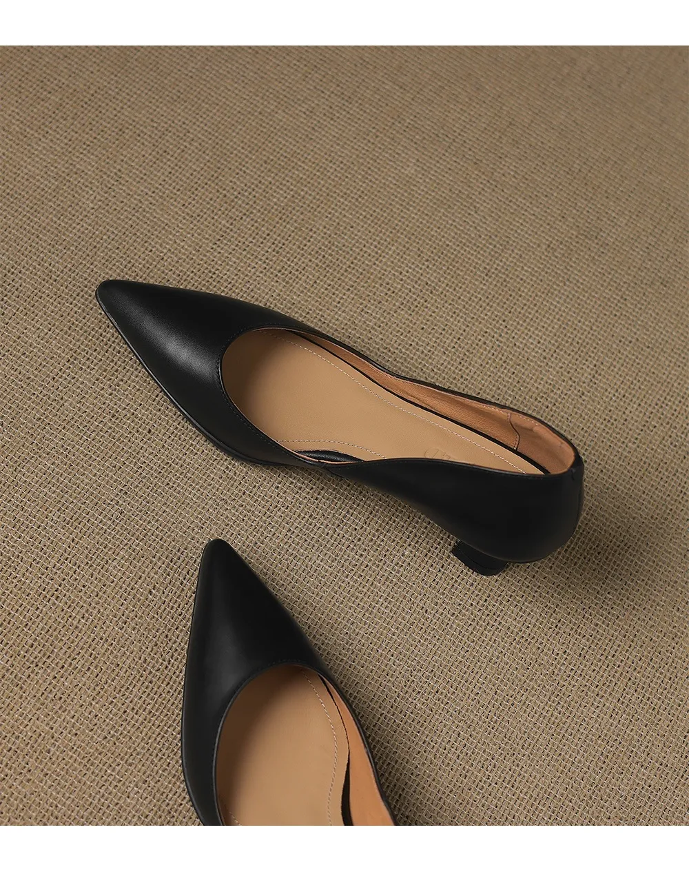 Early spring slip-on high heels, soft pointed toes, elegant and stylish women's shoes