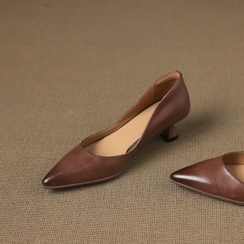 Early spring slip-on high heels, soft pointed toes, elegant and stylish women's shoes