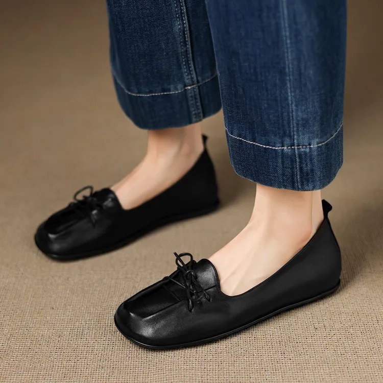 Early spring flat round-toe sheepskin women's shoes, burgundy and black, 1-29u