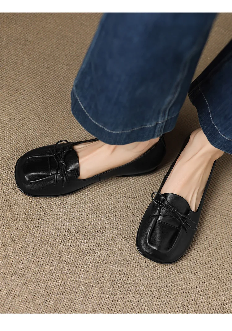 Early spring flat round-toe sheepskin women's shoes, burgundy and black, 1-29u
