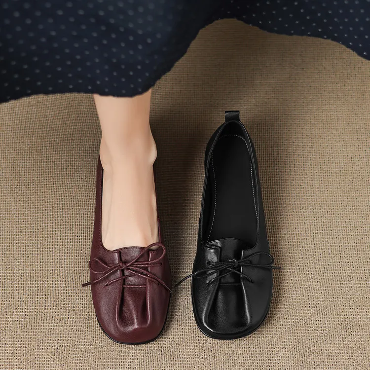 Early spring flat round-toe sheepskin women's shoes, burgundy and black, 1-29u