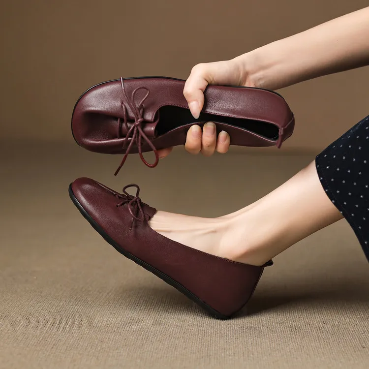Early spring flat round-toe sheepskin women's shoes, burgundy and black, 1-29u