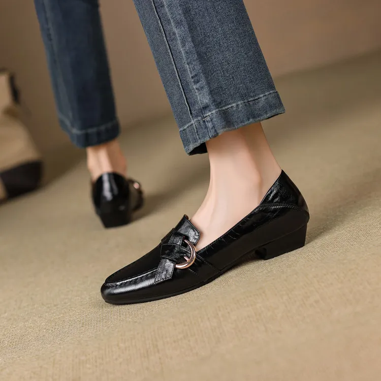 Plus-size women's shoes, spring and autumn cowhide loafers, women's belt buckle single shoes, retro small leather shoes