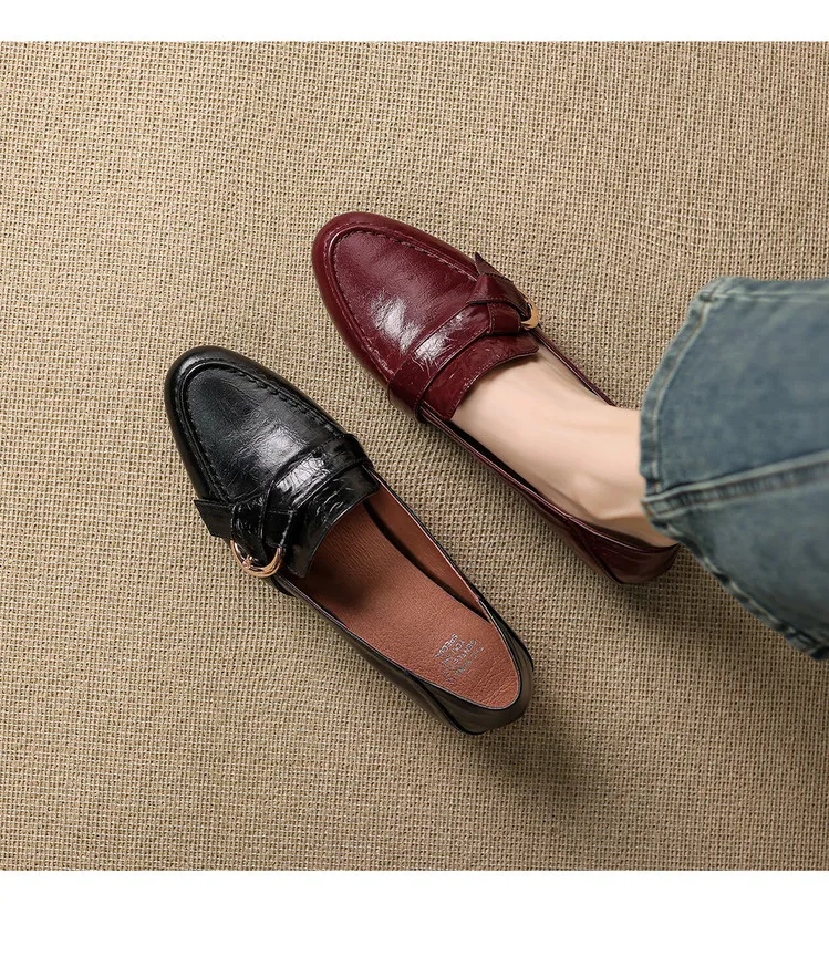 Plus-size women's shoes, spring and autumn cowhide loafers, women's belt buckle single shoes, retro small leather shoes