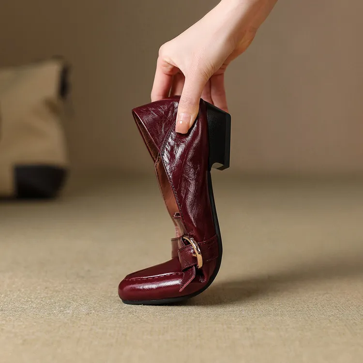 Plus-size women's shoes, spring and autumn cowhide loafers, women's belt buckle single shoes, retro small leather shoes