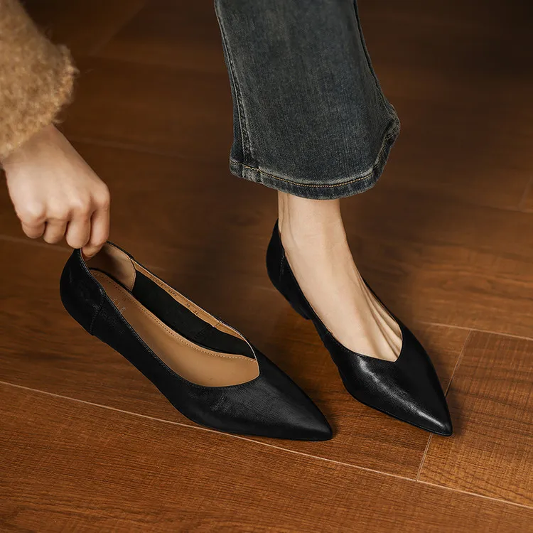 Early spring single-shoe wedge heel pointed toe low-cut sheepskin fashion women's shoes 3-7a one piece