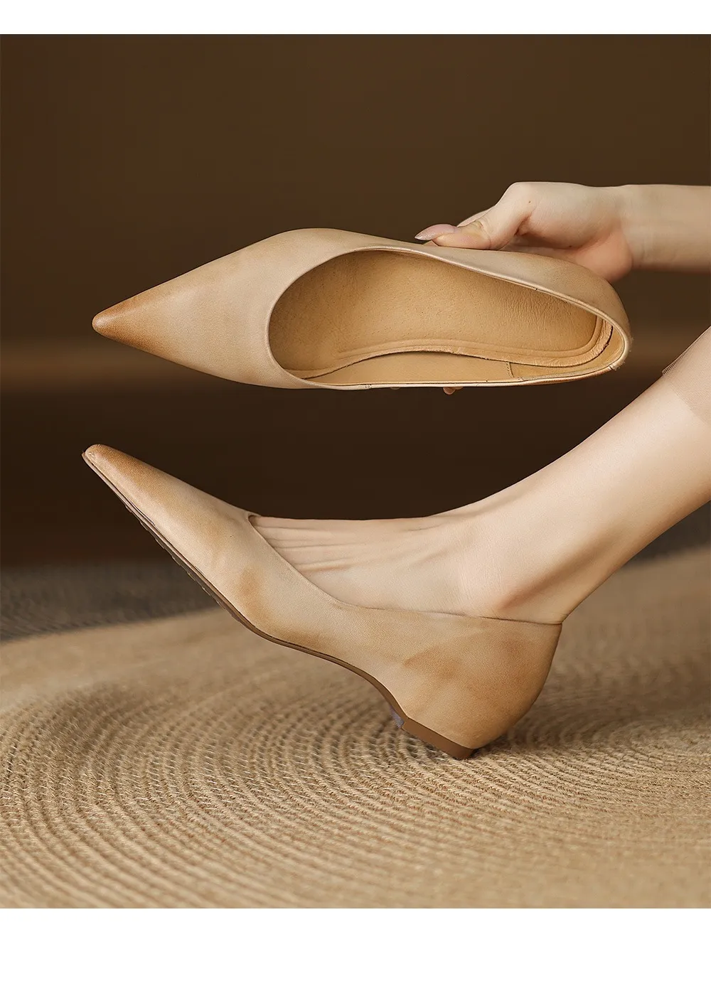 Spring and Autumn Retro Elegant Hidden Wedge Pointed Toe Women's Shoes Simple and Stylish Commuter Soft Sole Low Mouth Single Shoes