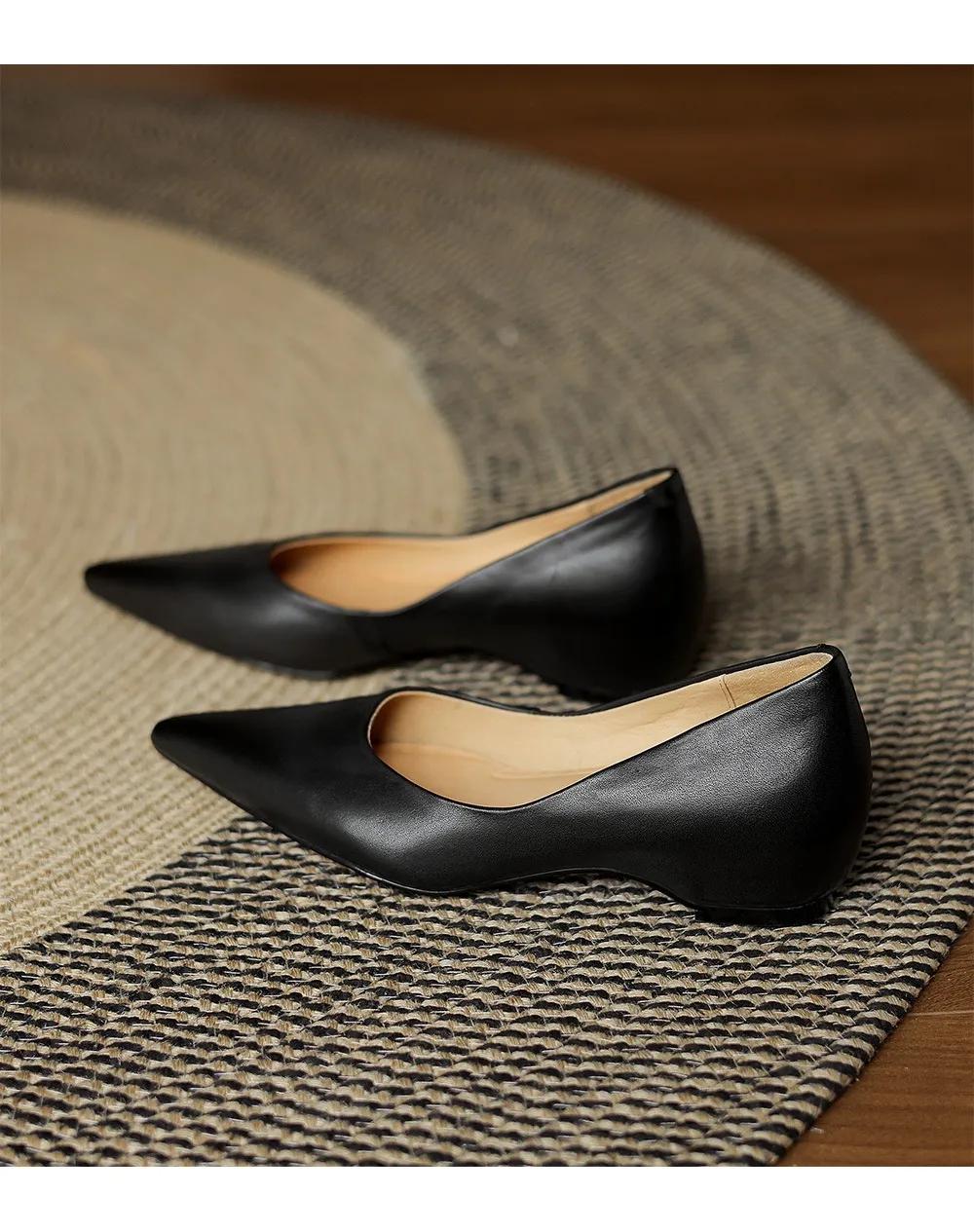 Spring and Autumn Retro Elegant Hidden Wedge Pointed Toe Women's Shoes Simple and Stylish Commuter Soft Sole Low Mouth Single Shoes
