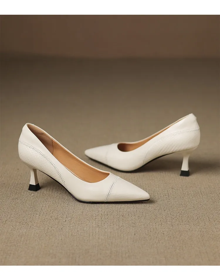 Women's shoes with a simple, pointed toe and stiletto heel, perfect for spring and autumn. 7.5cm high heel. Made of cowhide.