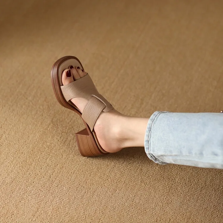 Summer chunky heel round toe waterproof platform slippers sheepskin women's shoes retro mid-heel sandals for outdoor wear
