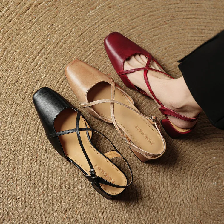 Real-life video of women's spring/summer cross-strap sandals, square toe, chunky heel, mid-to-high heel, cowhide fashion shoes.