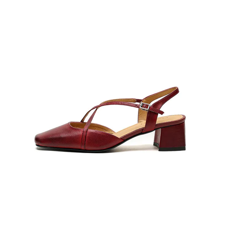Real-life video of women's spring/summer cross-strap sandals, square toe, chunky heel, mid-to-high heel, cowhide fashion shoes.