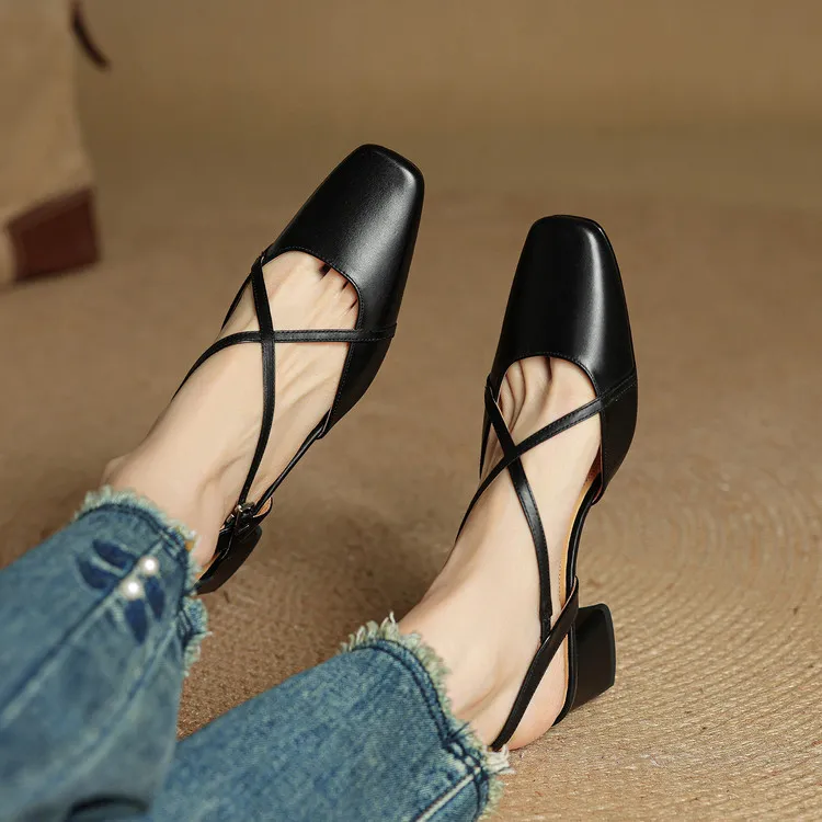 Real-life video of women's spring/summer cross-strap sandals, square toe, chunky heel, mid-to-high heel, cowhide fashion shoes.