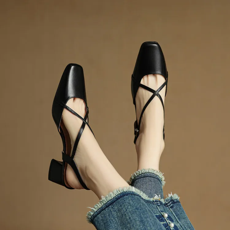 Real-life video of women's spring/summer cross-strap sandals, square toe, chunky heel, mid-to-high heel, cowhide fashion shoes.