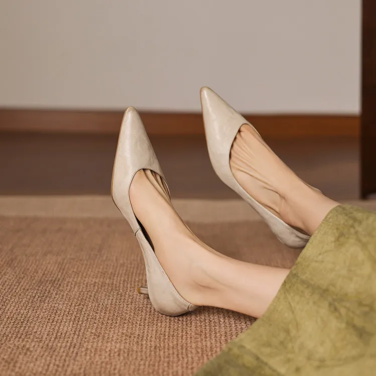 Early spring single shoes, pointed toe, low-cut, stiletto heel, high heel, cowhide fashion women's shoes, 3-7h fashion.