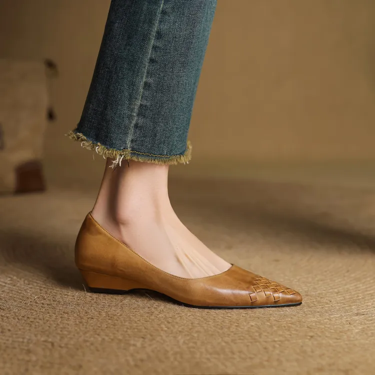 Summer flats, wedge heels, pointed toes, low-cut fashion sheepskin women's shoes, 3-12e