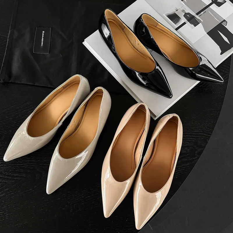Spring pointed-toe slip-on patent leather single shoes 3-19k