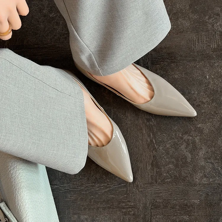 Spring pointed-toe slip-on patent leather single shoes 3-19k
