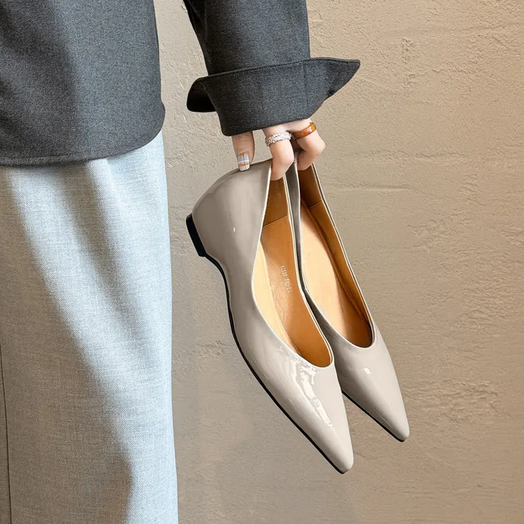 Spring pointed-toe slip-on patent leather single shoes 3-19k