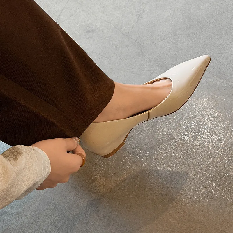 Spring pointed-toe slip-on patent leather single shoes 3-19k