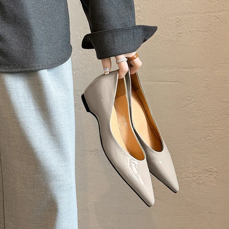 Spring pointed-toe slip-on patent leather single shoes 3-19k