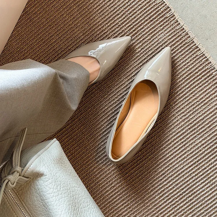 Spring pointed-toe slip-on patent leather single shoes 3-19k