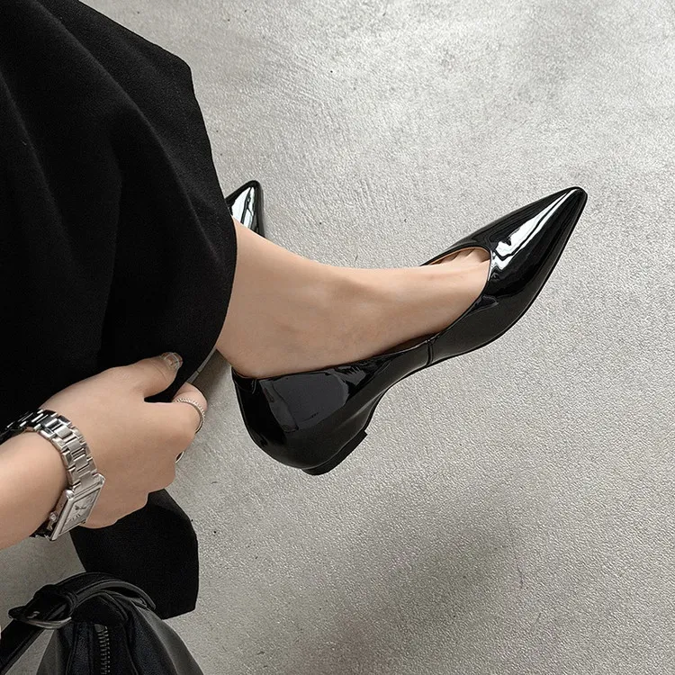 Spring pointed-toe slip-on patent leather single shoes 3-19k