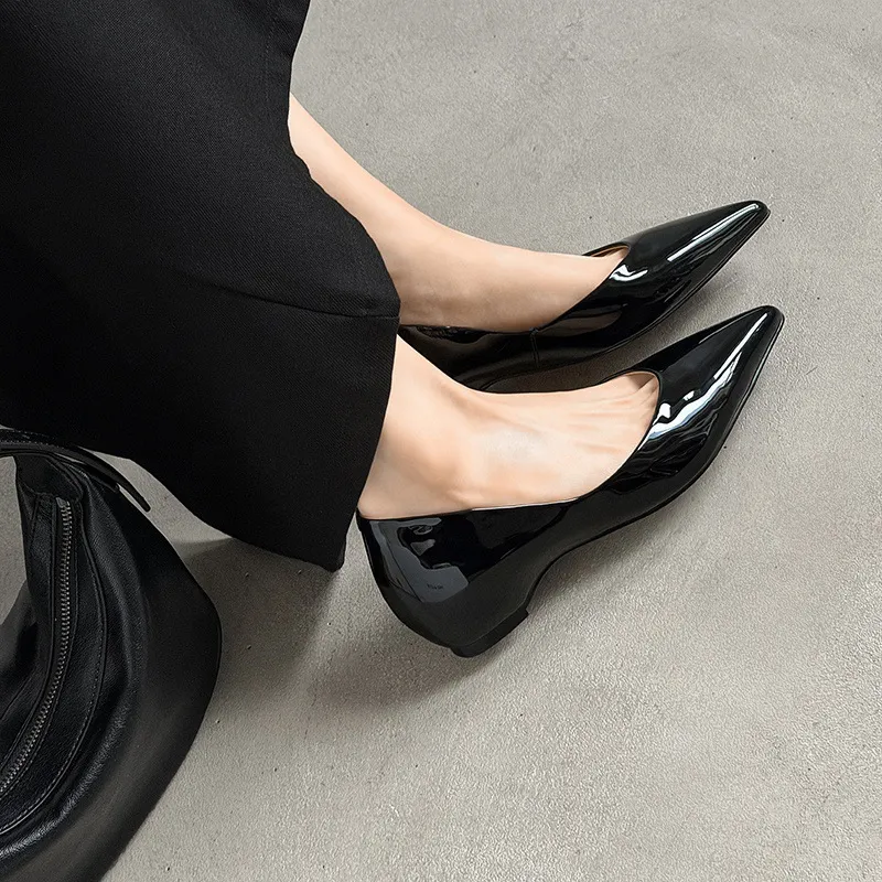 Spring pointed-toe slip-on patent leather single shoes 3-19k