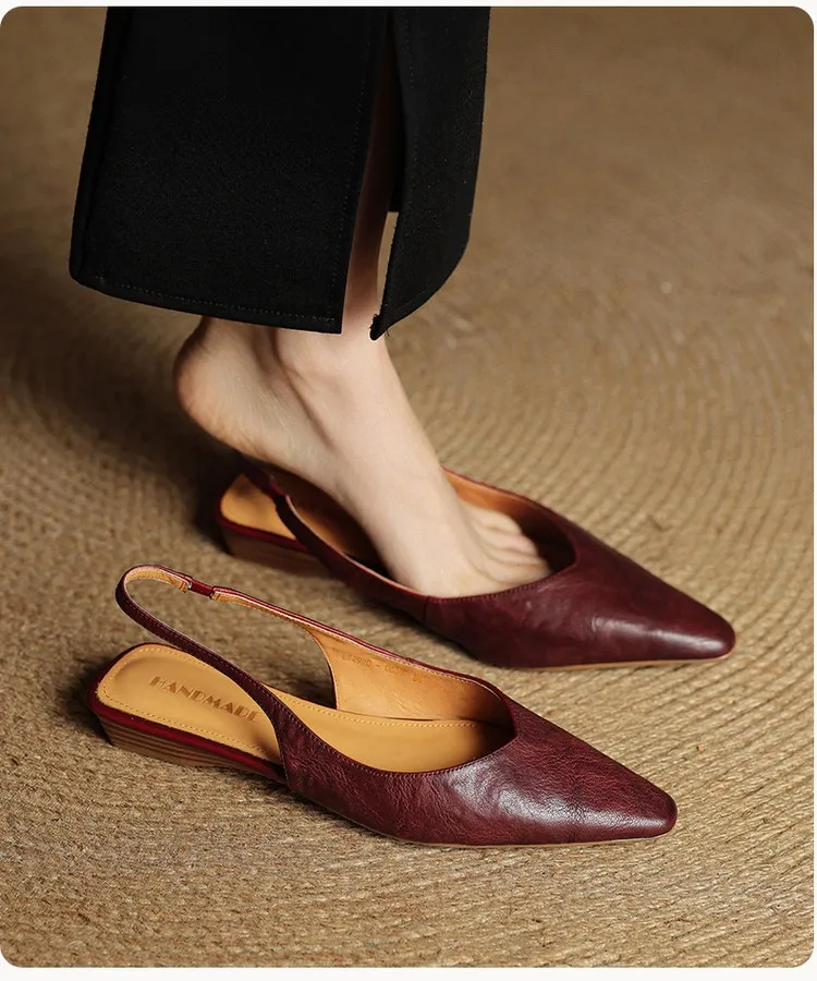 Summer sandals with square toe, chunky heel, wedge heel, closed toe, and open back – fashionable women's shoes