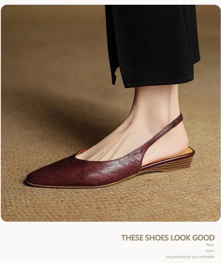 Summer sandals with square toe, chunky heel, wedge heel, closed toe, and open back – fashionable women's shoes